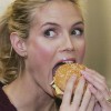 heidi-klum-eating-2